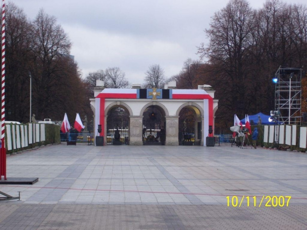 Uroczystości awansu pomordowanych w Katyniu przy "Grobie Nieznanego Żołnierza" #Pomnik #Warszawa #Zabytki