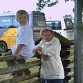 To mój kuzyn Szymon i babcia