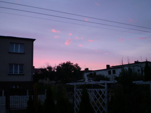 Po zachodzie Słońca wędrowały fajne chmury... Data : 05.09.2007. Miejsce : podwórko :) Miejscowość : Piaski Wielkopolskie .