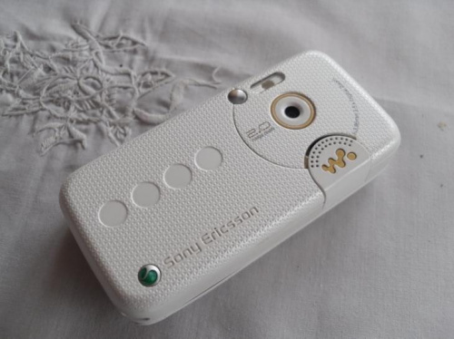 W850i white