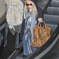 MK arrives from New York into Los Angeles airport-paparazzi listopad 2007