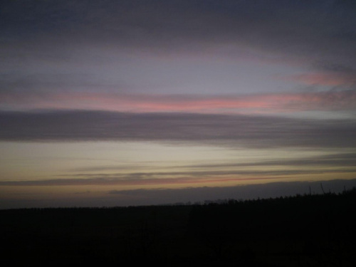 Wschód Słońca - 8:27 . Data : 05.12.2007. Miejsce : fotka z okna w pokoju :) Miejscowość : Piaski Wielkopolskie .