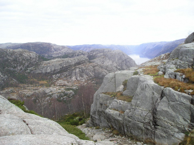 Norwegia, Droga na Preikestolen copyright(c)jarekmadlewski2007