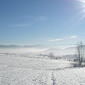 Zbocza Lubonia w śniegu, a hen ... daleko Tatry :)