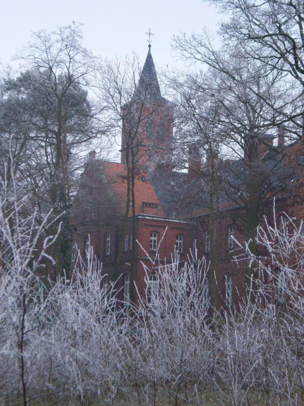 Szpital Zakonu Bonifratrów w Piaskach - Marysinie . Data : 22.12.2007.