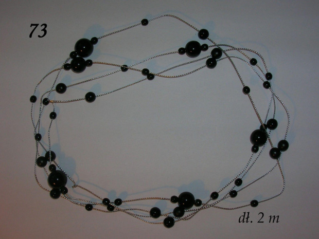 Korale szklane na srebrnym sznurku